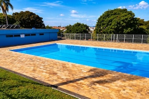 2 outdoor pools - Clube Universo (Sao Paulo)