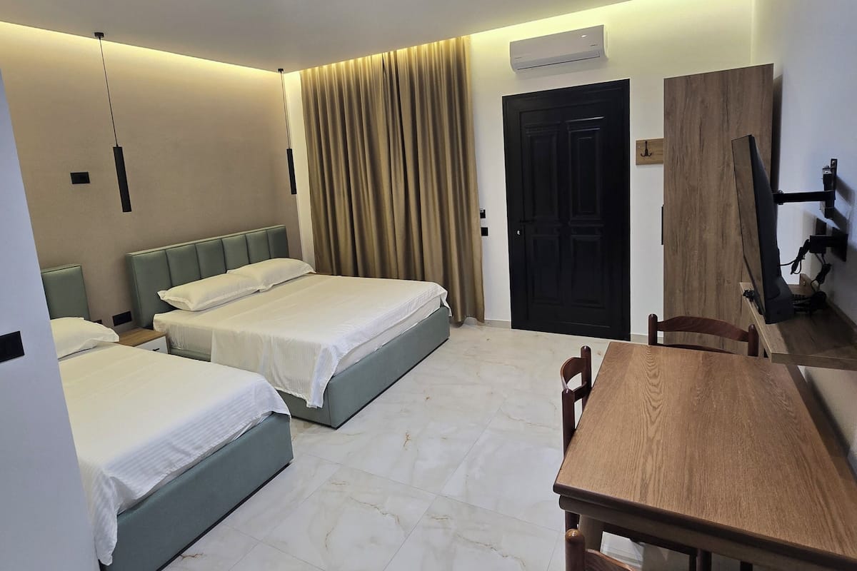 Comfort Triple Room, Balcony, Garden View