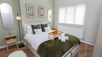 Iron/ironing board, WiFi (free), bed sheets