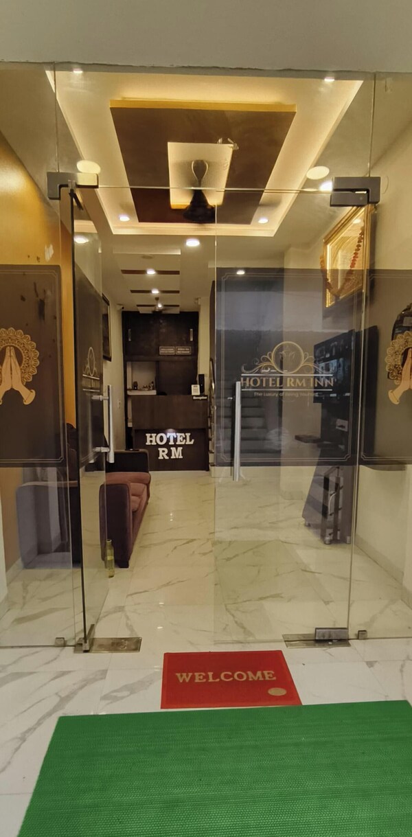 Hotel Rm Inn & Restaurant - Vijay Nagar