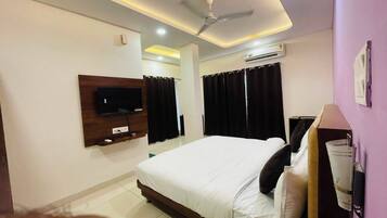 Kamar Deluks, pemandangan kota | Meja kerja, ruang kerja ramah laptop, dan Wi-Fi gratis