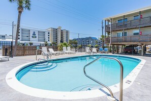 Outdoor pool - Gulf View 8 (Gulf Shores)