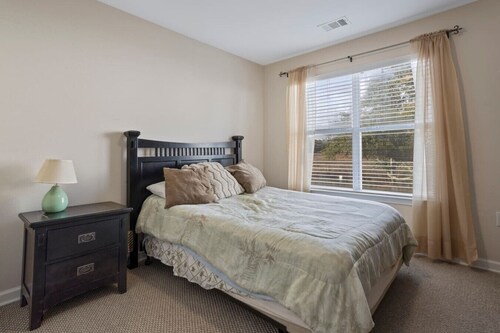 Slip Away at Harbor Landing