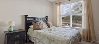 Slip Away at Harbor Landing