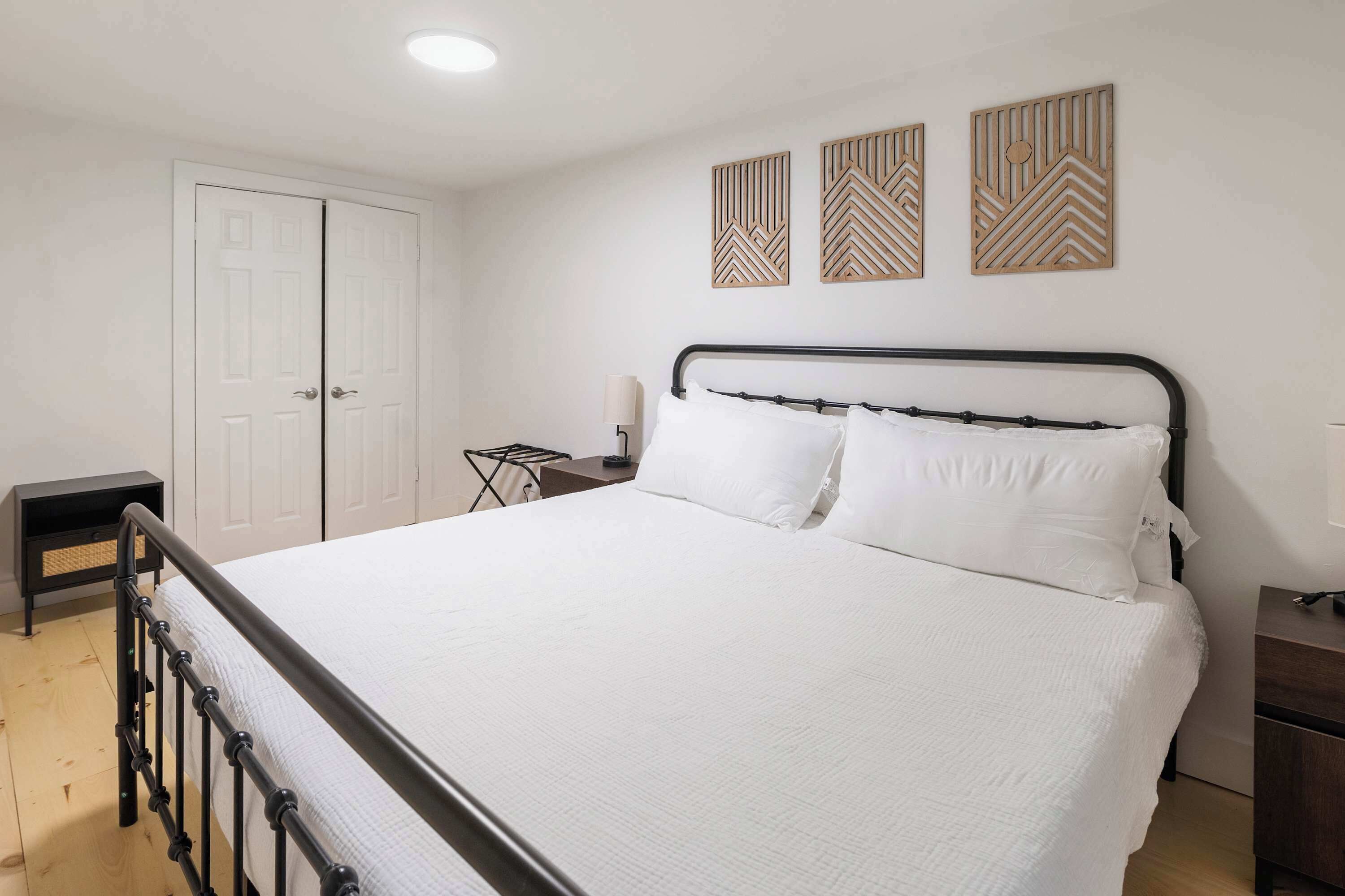 3 habitaciones, escritorio, tabla de planchar con plancha y wifi 