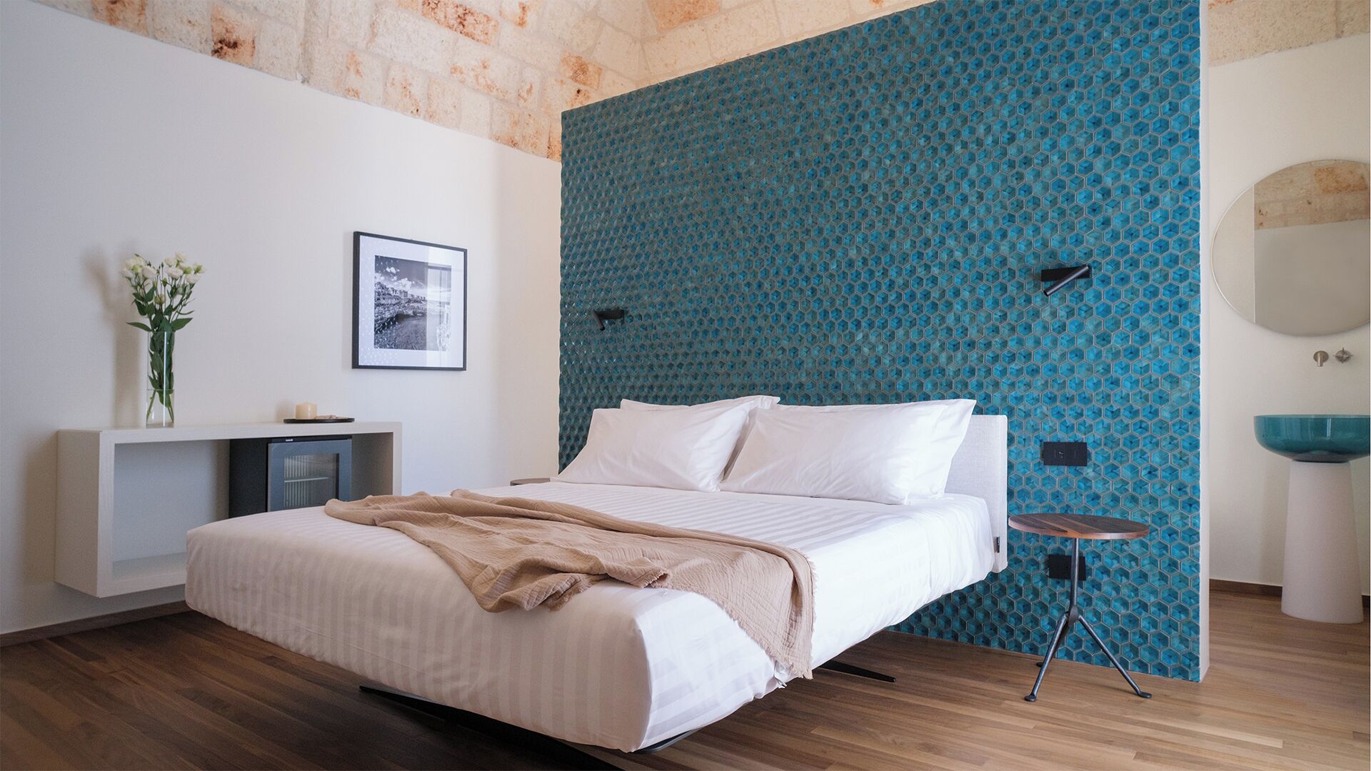 Design Room, Balcony, City View | Premium bedding, down comforters, minibar, in-room safe