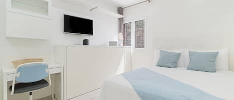 1 bedroom, iron/ironing board, internet, bed sheets