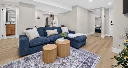 Modern 2 King Suite• Parking• DT Whitby