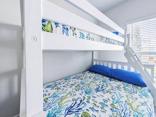 NEW! 5BR WindMark | Golf Cart | Pet Friendly