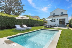 Pool - 5BR family luxury retreat w/ AC, pool in Greenport. Chef's kitchen, private yard (Greenport)