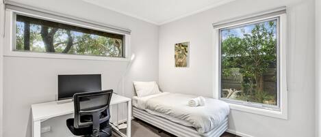 4 bedrooms, iron/ironing board, WiFi, bed sheets