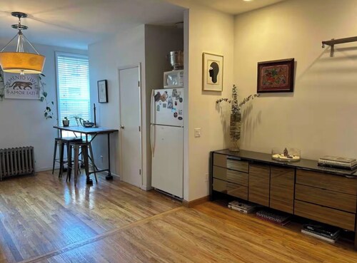 Charming Shared Unit with Host. Beautiful Park Slope on 5th Ave