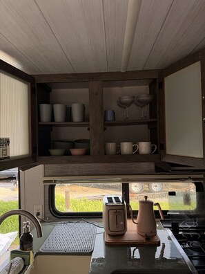 咖啡機/沖茶器、微波爐、焗爐、爐具