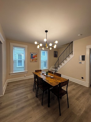 Dining - 3-bedroom Minutes away from OSU.Short North.Downtown (Columbus)