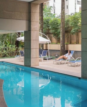 Piscine couverte, piscine extérieure