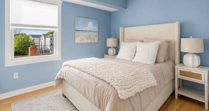 Oceanfront Luxury Retreat 7BR • 7BA Rooftop Terrace Steps to TYDE Venue