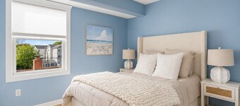 Oceanfront Luxury Retreat 7BR • 7BA Rooftop Terrace Steps to TYDE Venue
