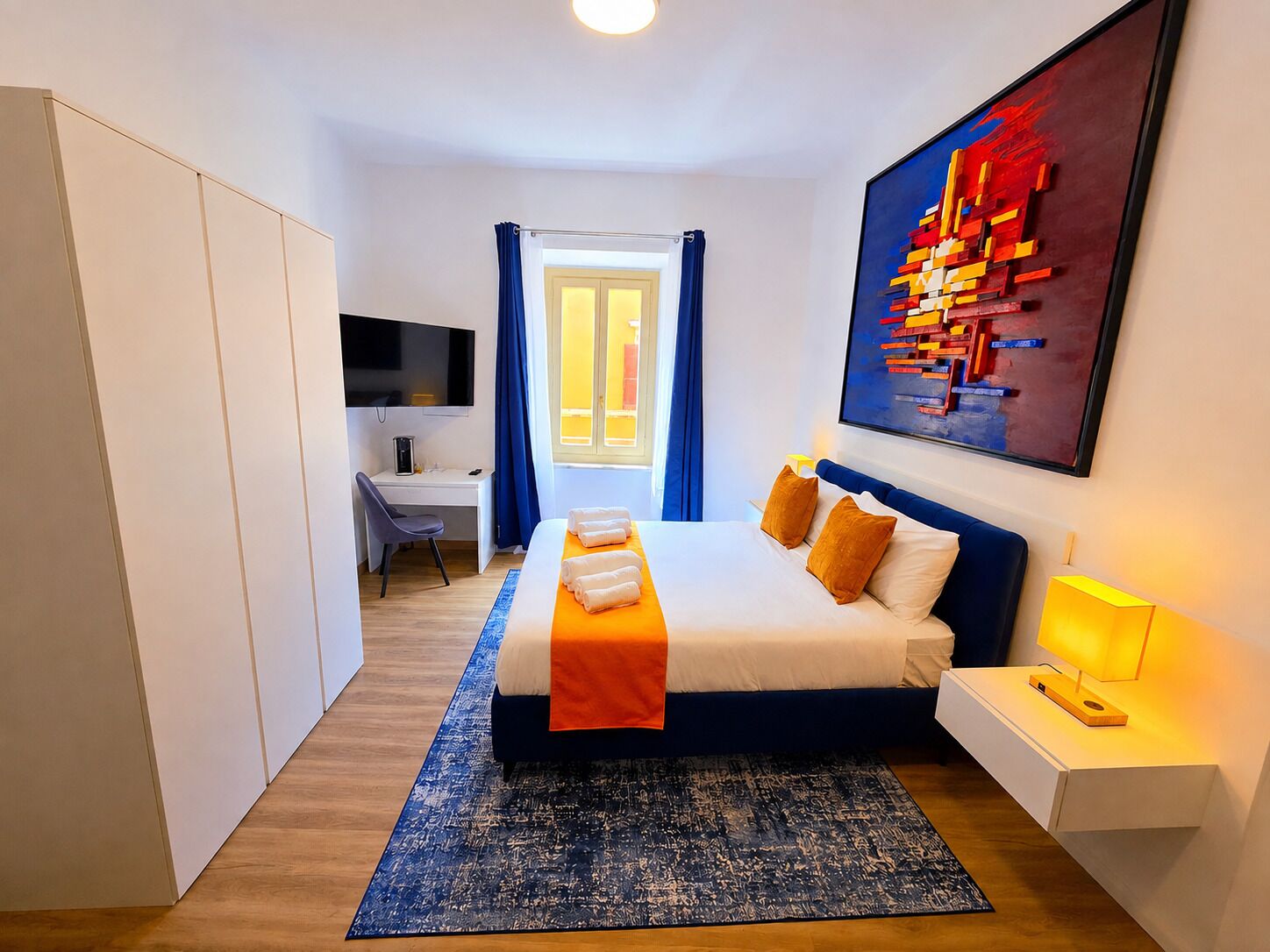 Luxury Suite, City View | Living area