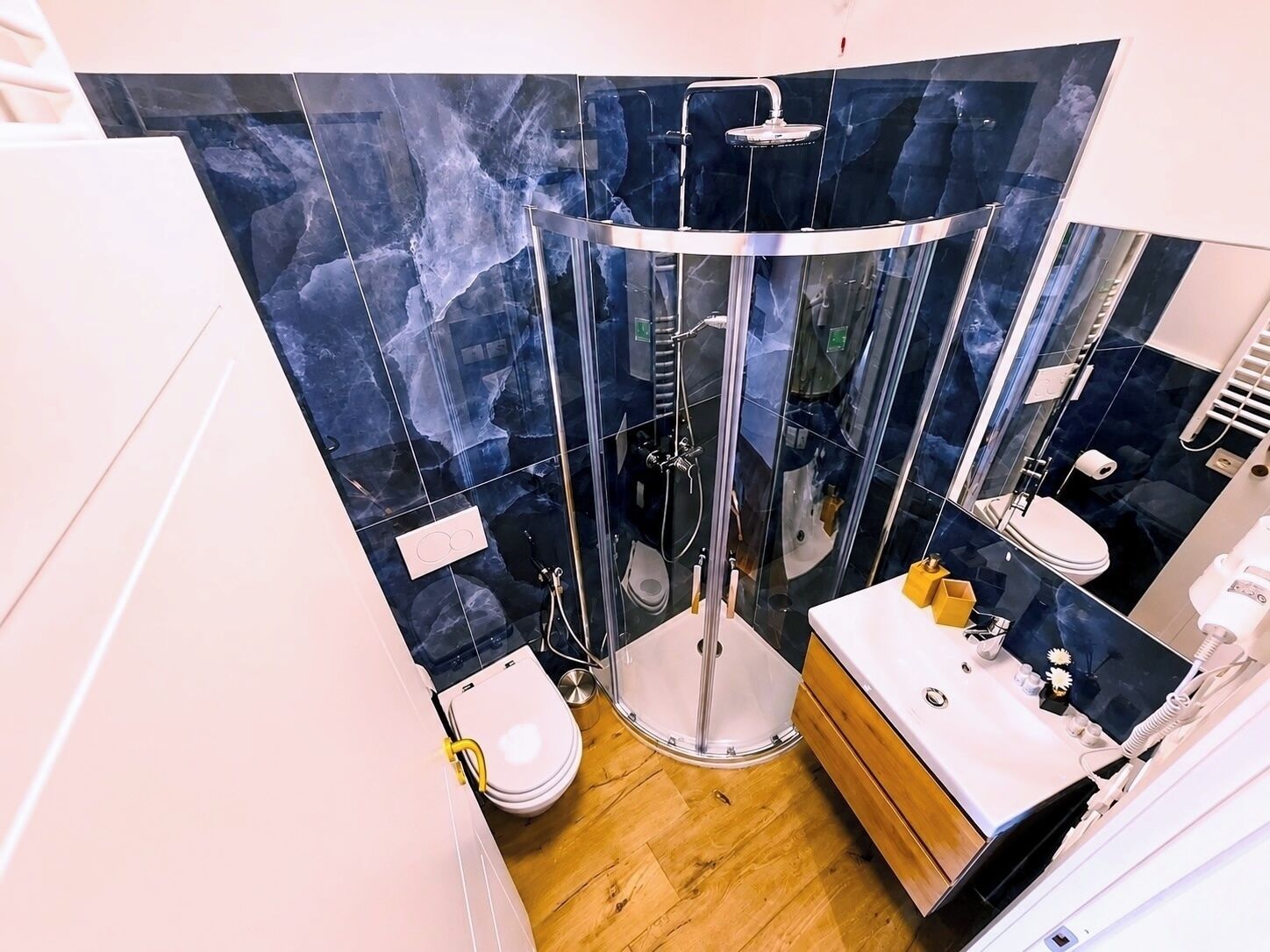Deluxe Room, City View | Bathroom | Shower, hair dryer, towels, soap
