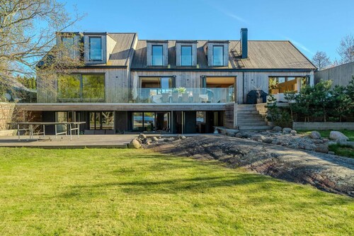 Exclusive Beachfront Villa