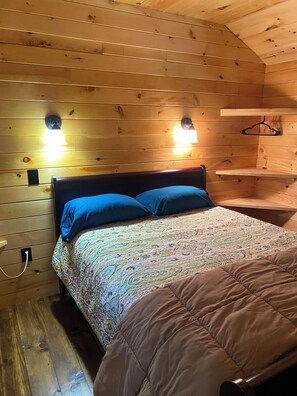 3 bedrooms, in-room safe, bed sheets