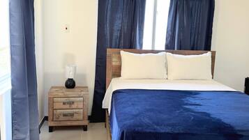 3 bedrooms, iron/ironing board, Internet, bed sheets