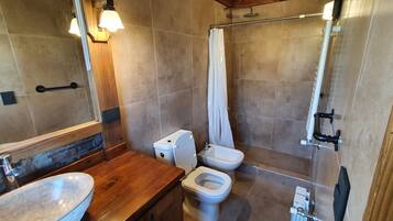 Jetted tub, hair dryer, towels, soap