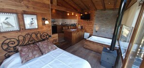 1 habitación, escritorio, wifi gratis y ropa de cama