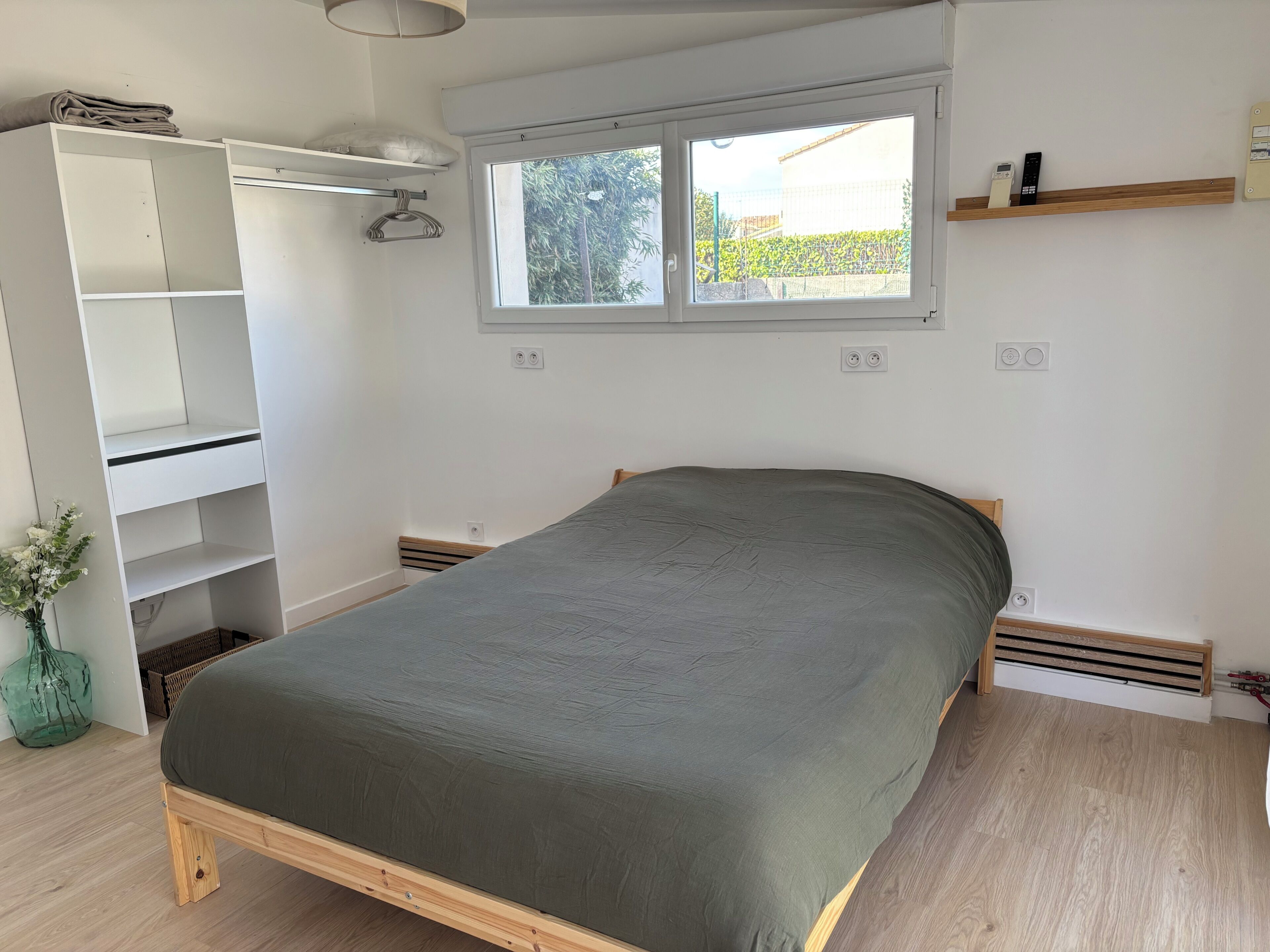 1 chambre, lit parapluie, Wi-Fi gratuit, draps fournis