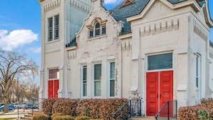 Unclassified image, 5 of 38, button - NEW! 8 Min Walk to 12South/Belmont + Quick drive to Broadway + Free Parking (Nashville)