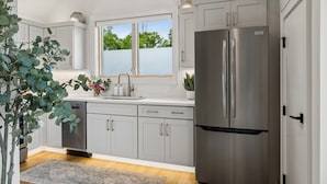 Unclassified image, 4 of 38, button - NEW! 8 Min Walk to 12South/Belmont + Quick drive to Broadway + Free Parking (Nashville)