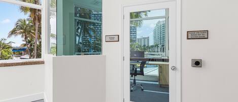 Condo, Balcony, Sea View | Interior