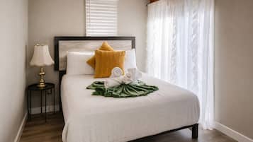 4 bedrooms, iron/ironing board, WiFi (free), bed sheets