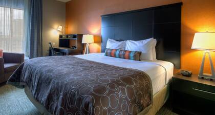 Multi-Room Suite w/ Full Kitchen | Free Breakfast