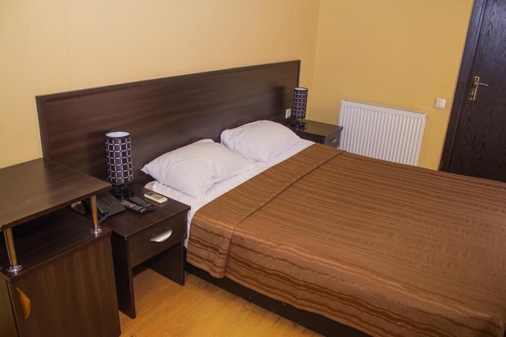 Chambre Double, balcon, vue ville