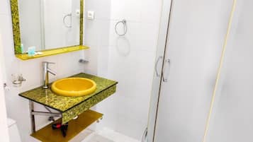 Chambre Double Deluxe, balcon, vue ville | Salle de bain