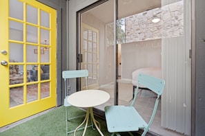 Outdoor dining - Retro Cottage 174 w/ Pool! (San Antonio)