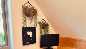 Interior - Helena Forest Nest Studio, Near Downtown (Helena)