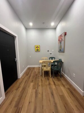 Dining - Brand New 1-bedroom apartment in Old City Philadelphia (Philadelphia)