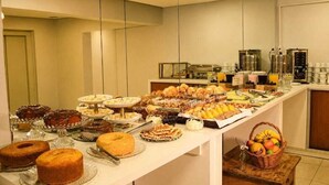 Free daily buffet breakfast - Villa di Cavi (Gramado)