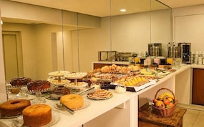Buffet déjeuner gratuit tous les jours