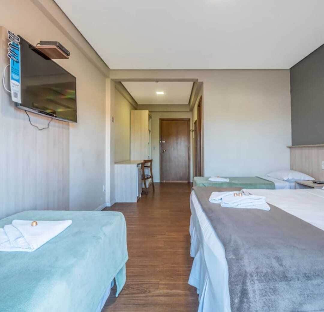 Quarto, vista para a cidade | Cortinas blackout, ferros/tábuas de passar roupa, Wi-Fi de cortesia