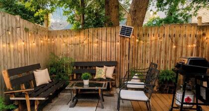 2Bdr Apt w Private Backyard and BBQ | 15 Min to Falls