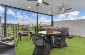 Outdoor dining - El Mirador (Homestead)
