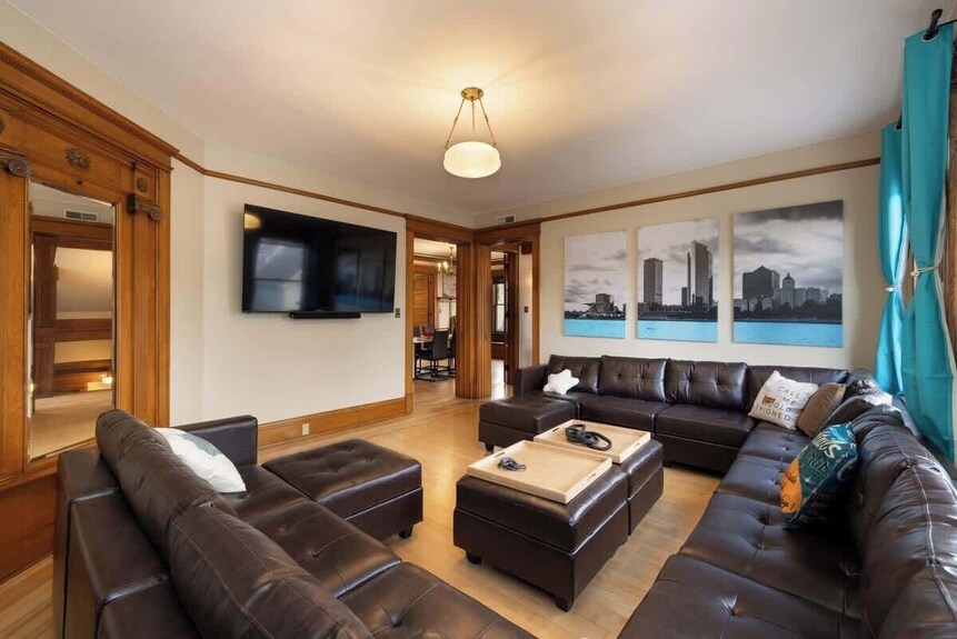 5br Luxury Retreat With Huge Garage & 3 King Beds! - Milwaukee