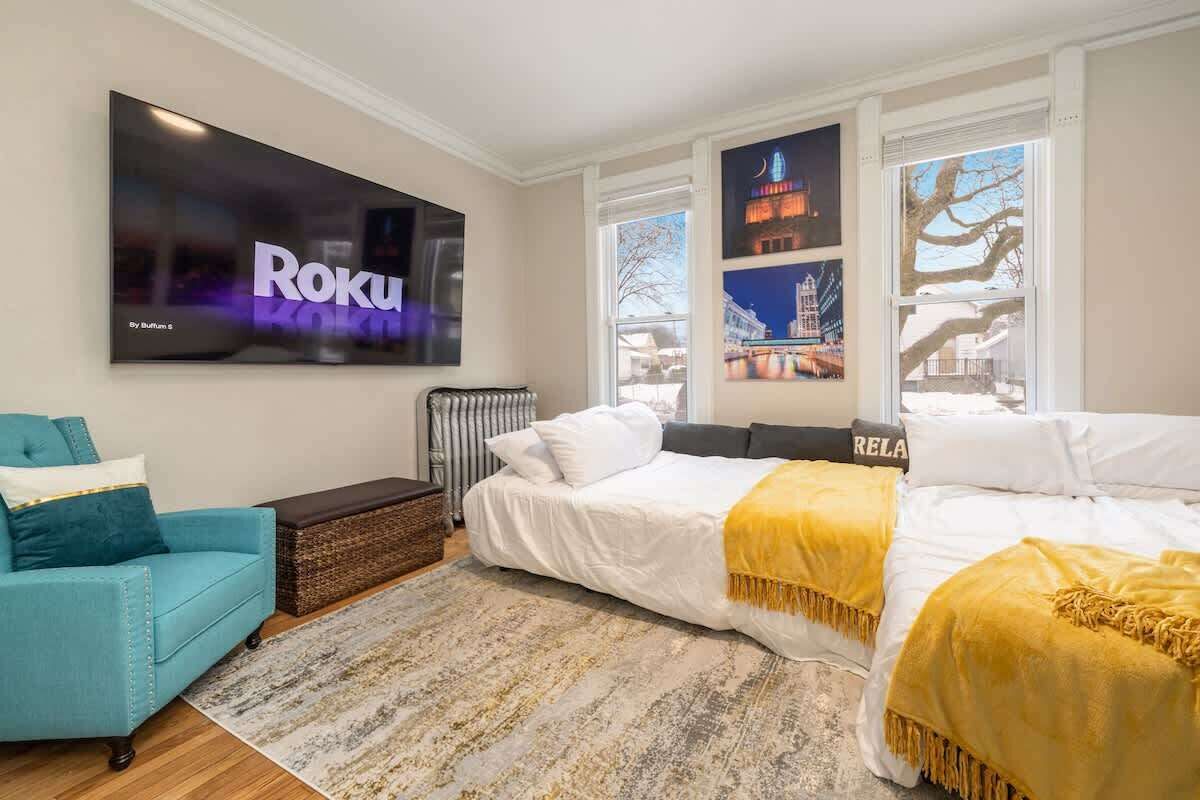 3 bedrooms, iron/ironing board, travel crib, WiFi