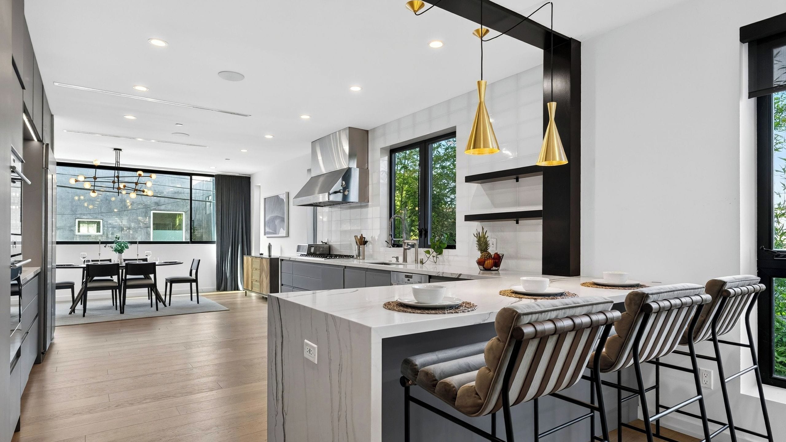 House (4 Bedrooms) | Interior