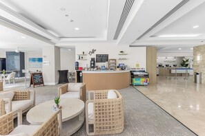 Appart'hôtel, balcon | Hall