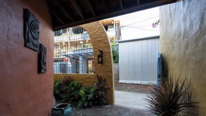 Property grounds - Cycladic Beachfront 2-Bedroom Villa @ AnBang Beach (Đà Nẵng)