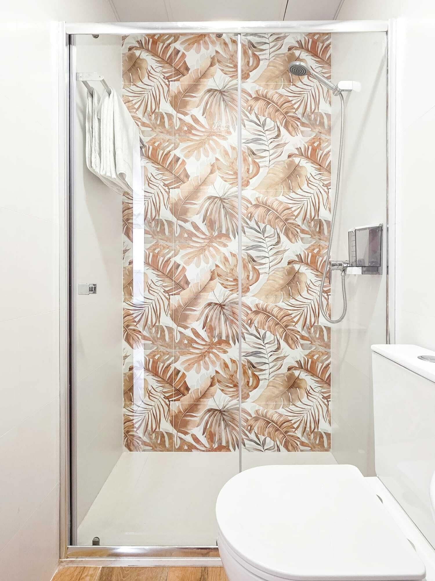 Habitación doble | Baño | Regadera, secadora de cabello, toallas, jabón 